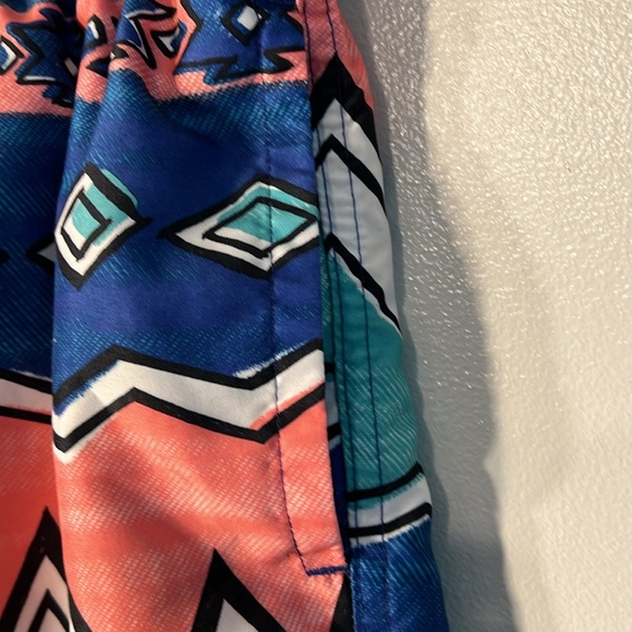 No Boundaries Geometric Pattern Men’s Swim Trunks Sz Lg. In Blue, Aqua & Coral. - Picture 6 of 10